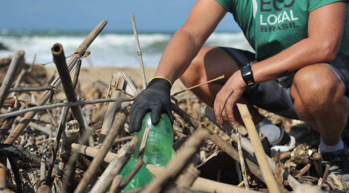 Limpeza das praias e oceanos