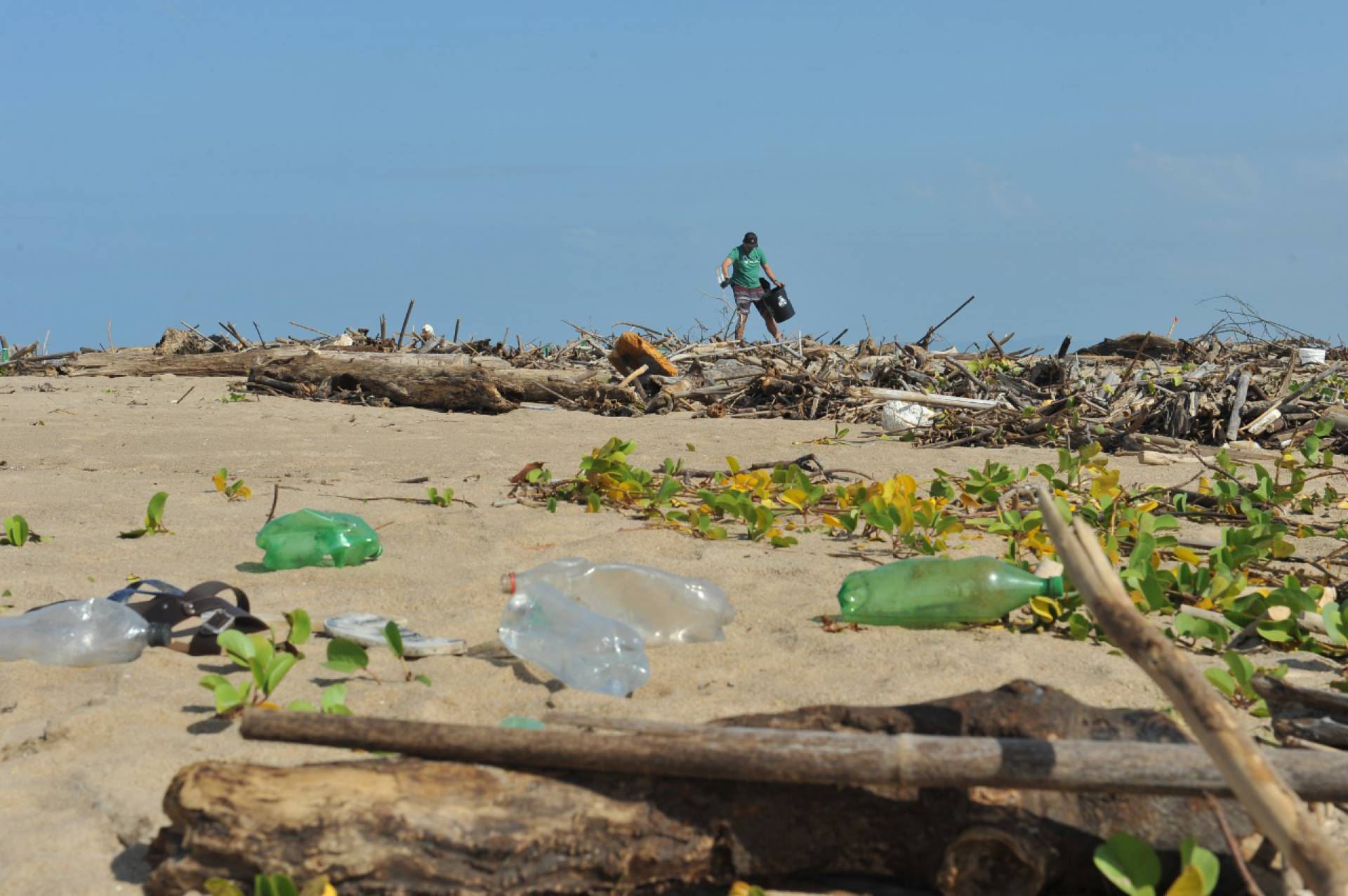 ONG Eco Local Brasil faz ação em Itaúna pelo dia das Crianças