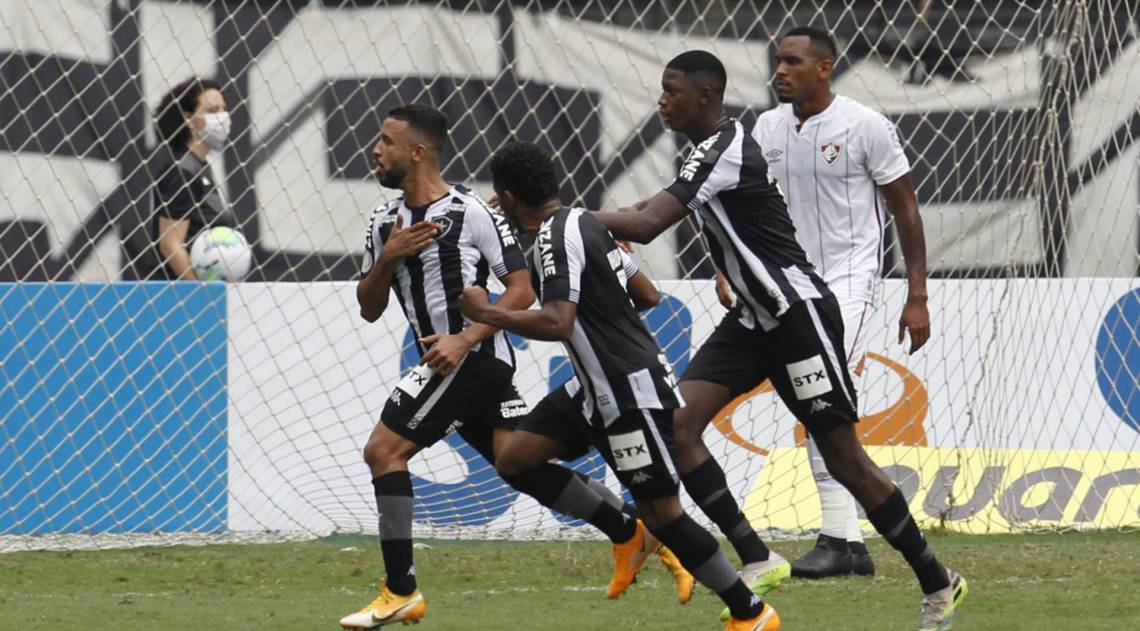 Rio de Janeiro - RJ - 04/10/2020 - Campeonato Brasileiro jogo Botafogo x Fluminense, no Engenhao , gol do Botafogo Caio Alexandre- Foto Gilvan de Souza / Agencia O Dia