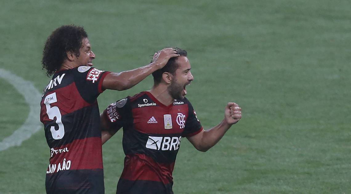 Everton Ribeiro - Foto de Daniel Castelo Branco