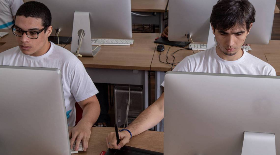 S&atilde;o 985 vagas gratuitas - Paula Johas