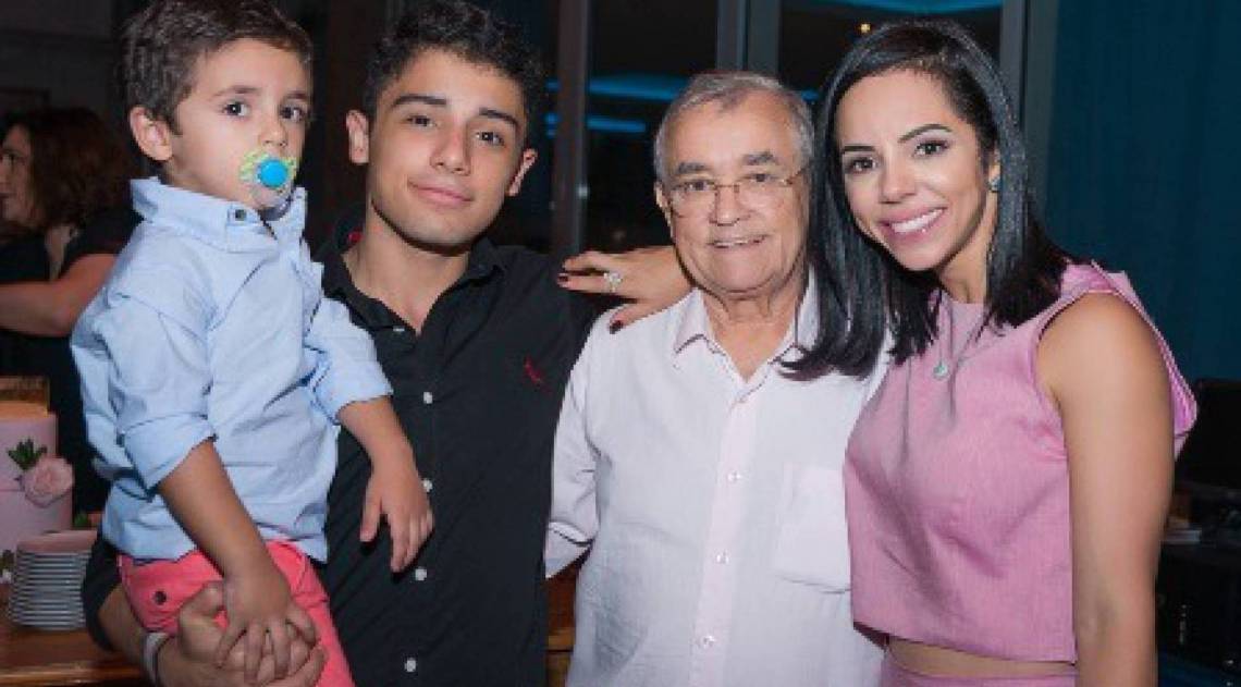 Monique Elias e a família