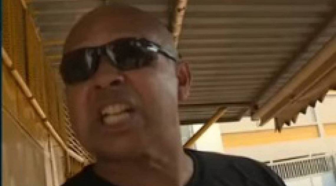 Agente penitenciário foi filmado ameaçando e agredindo cinegrafista do SBT - Reprodução/ SBT