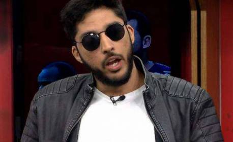 Chateado após perder espaço, Magno Navarro pede demissão da Globo