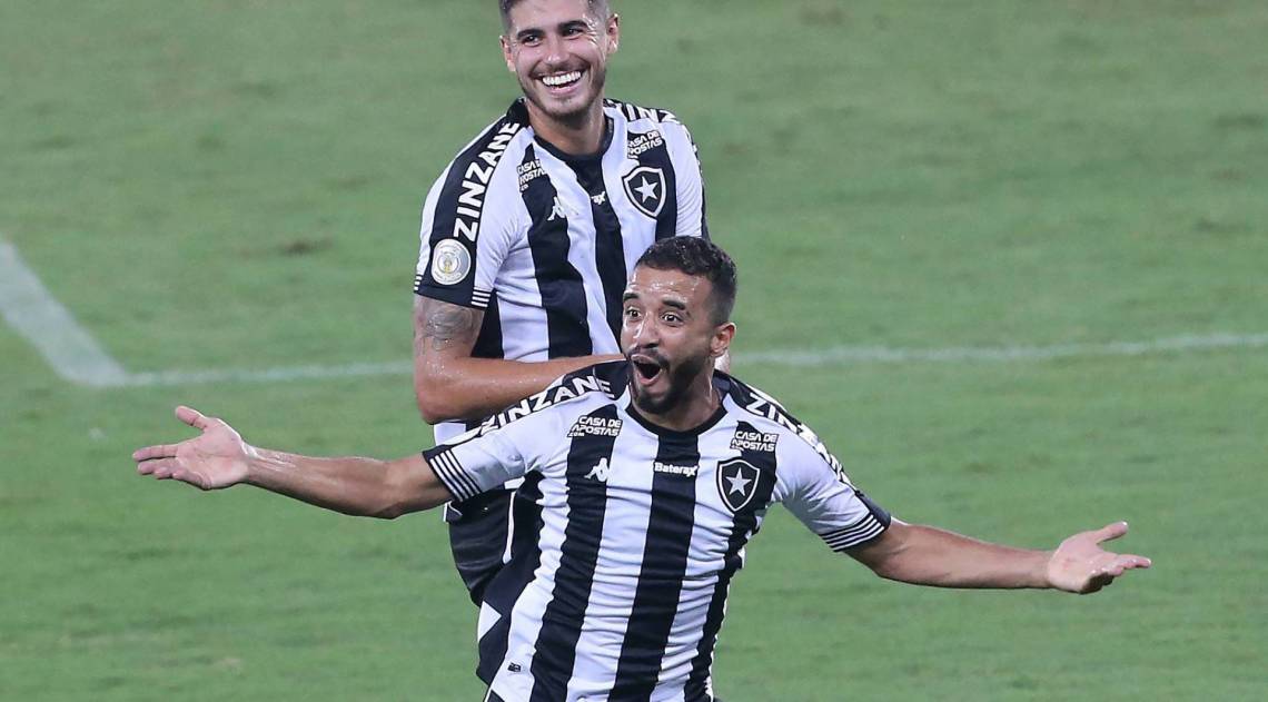 Caio e Pedro Raul comemoram - Daniel Castelo Branco
