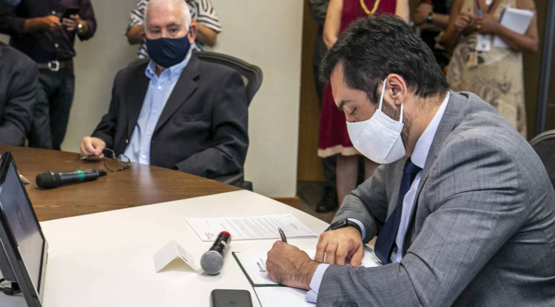 Governador em exercício, Cláudio Castro se encontrou com empresários - Rafael Campos