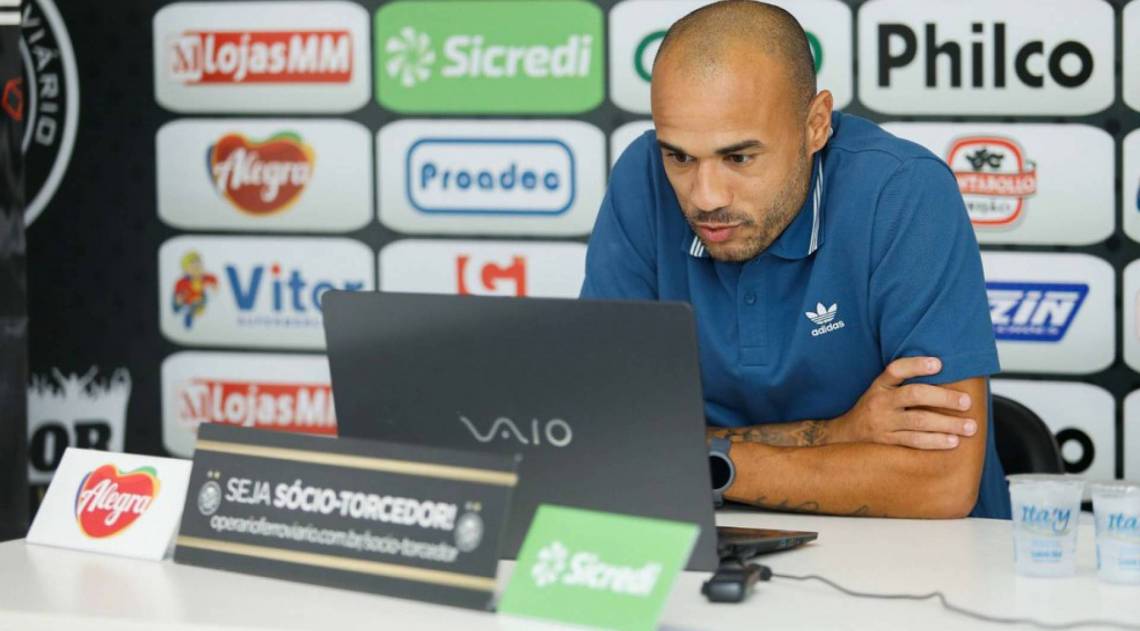 Atacante, de 35 anos, rescinde com o Fantasma e cogita dar 'tempo' no futebol