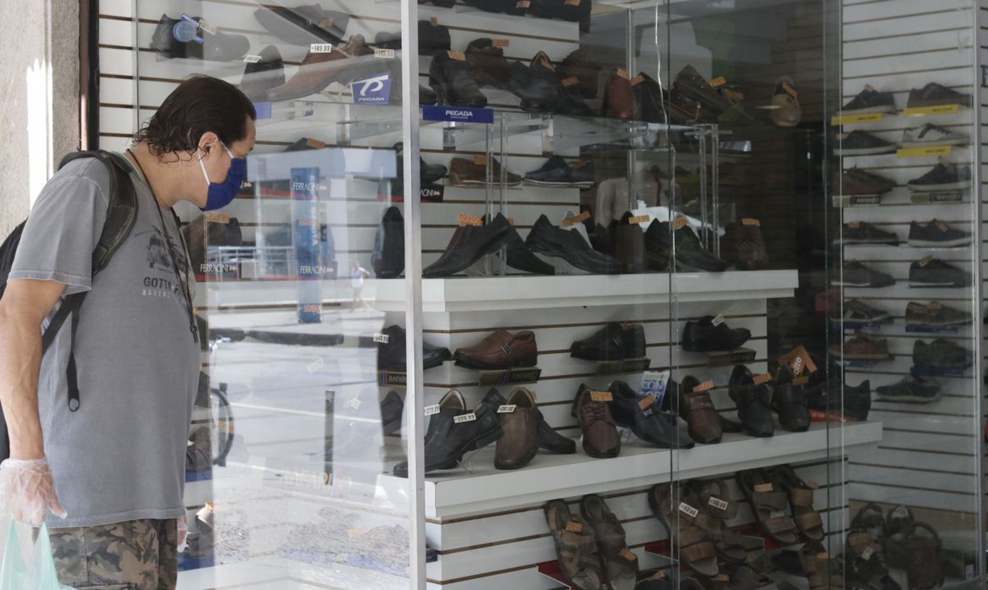 Segundo dados do IBGE, a m&eacute;dia m&oacute;vel trimestral foi de 2,8%