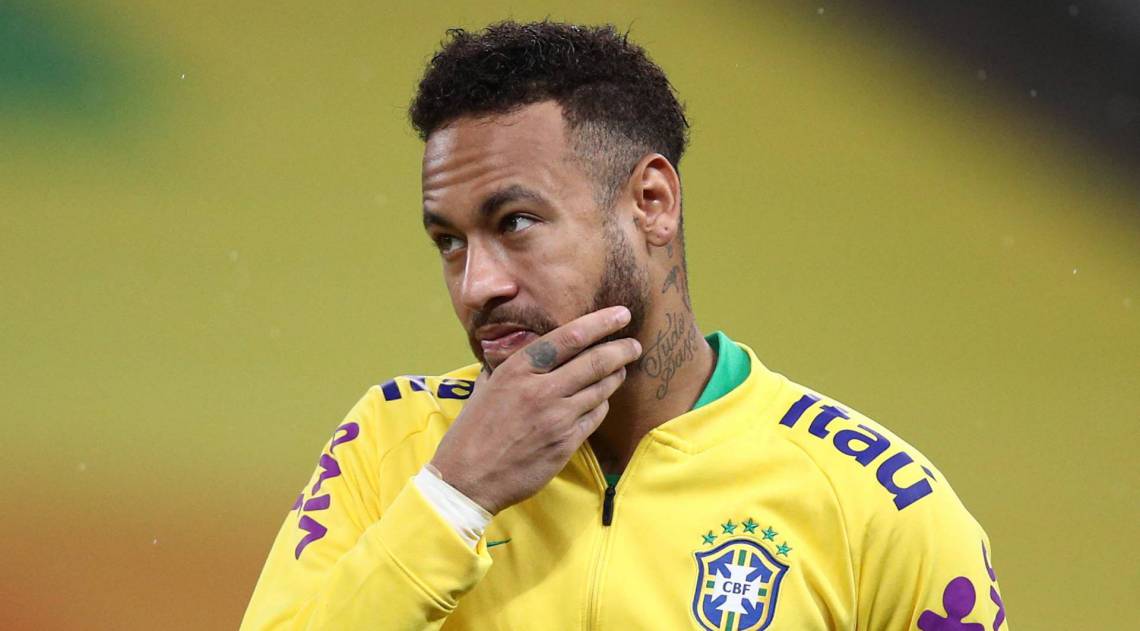 Brazil's Neymar gestures before the start of the 2022 FIFA World Cup South American qualifier football match against Bolivia at the Neo Quimica Arena, also known as Itaquerao, in Sao Paulo, Brazil, on October 9, 2020, amid the COVID-19 novel coronavirus pandemic. (Photo by Buda Mendes / POOL / AFP)