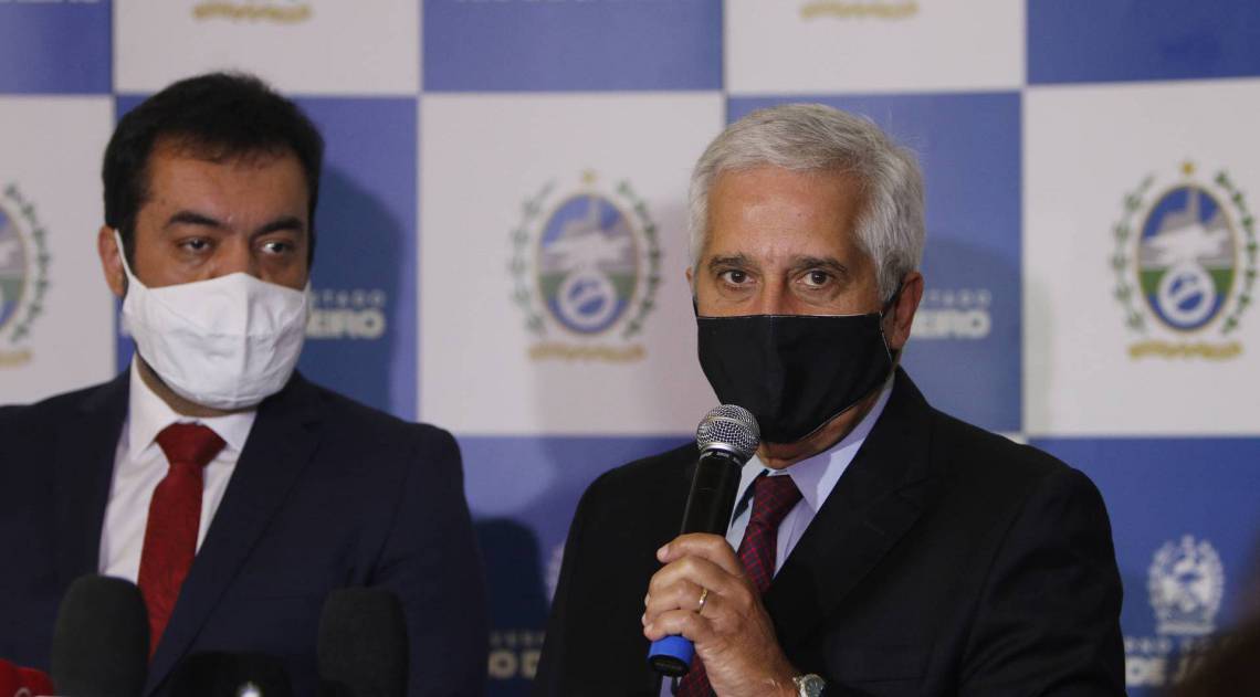 Rio de Janeiro - RJ  - 09/10/2020 - Geral - Rede estadual volta as aulas presenciais no dia 19 de outubro, anuncia governo. Retorno so e valido para alunos do 3 ano do Ensino Medio. Outras series ainda nao tem previsao de reinicio. O governo do estado anunciou na manha desta sexta-feira, no Palacio Guanabara, em Laranjeiras, zona sul do Rio, que a volta as aulas presenciais na rede estadual de ensino sera no dia 19 de outubro - na foto, Secretario estadual de Educaçao, Comte Bittencourt -  Foto Reginaldo Pimenta / Agencia O Dia