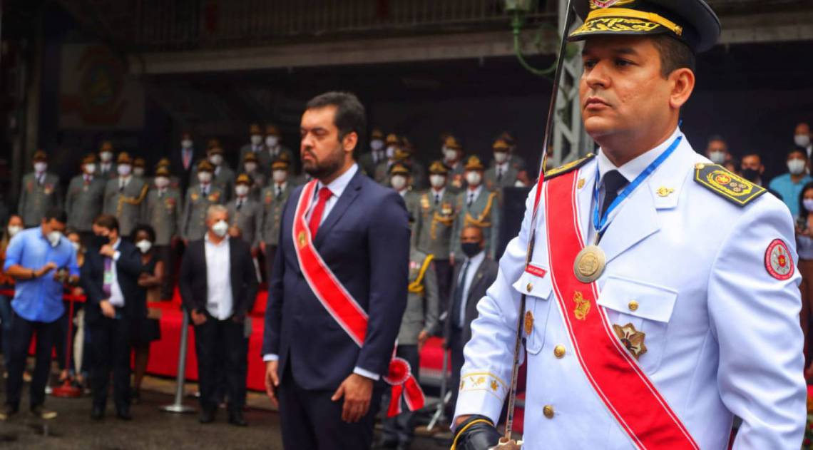 Cláudio Castro e Leandro Monteiro durante cerimônia - Divulgação