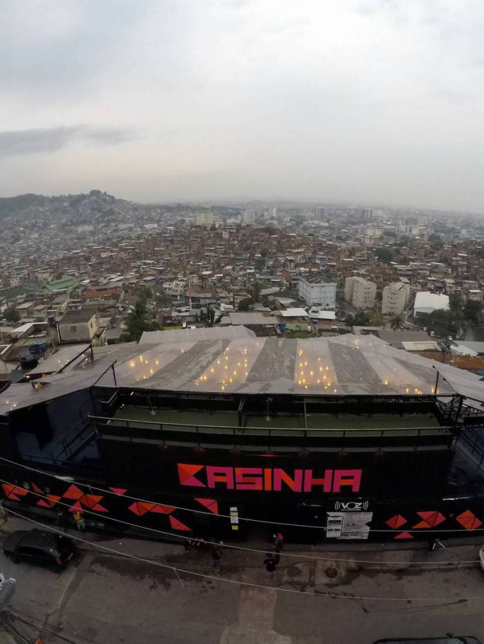 Cristo da Penha - Comunidade da Penha agora tem um ponto tur&iacute;stico para visita de turistas e cariocas. 