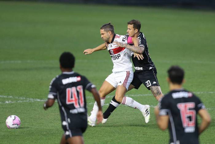 Flamengo venceu o Vasco por 2 a 1
