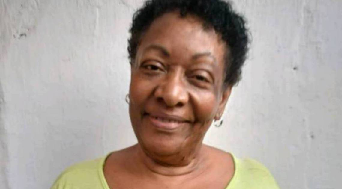 Hoje professora e escritora, ela teve 90% do corpo queimado aos 11 anos - Divulgação / Roberta Pereira