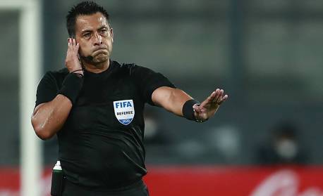 Árbitros terão que explicar decisões do VAR para o público no Mundial de Clubes