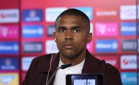 Douglas Costa tem prisão decretada por dívida de pensão alimentícia
