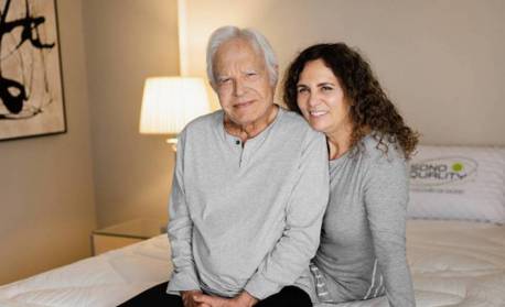 Após acusações de cárcere privado, esposa de Cid Moreira diz ter sido agredida