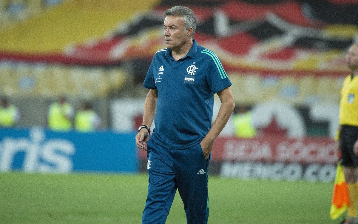 A equipe do Flamengo empatou com o Bragantino por 1x1, em partida válida pela décima sexta rodada do Campeonato Brasileiro 2020, realizada no estádio do Maracanã, Zona Norte do Rio, nesta quinta-feira (15). 