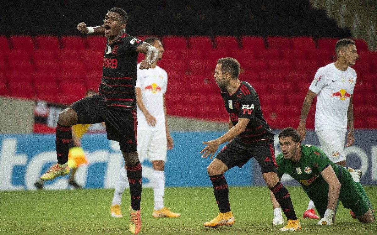 O atacante Lincoln comemora o gol que deu o empate ao Flamengo no Maracanã - Alexandre Vidal/Flamengo