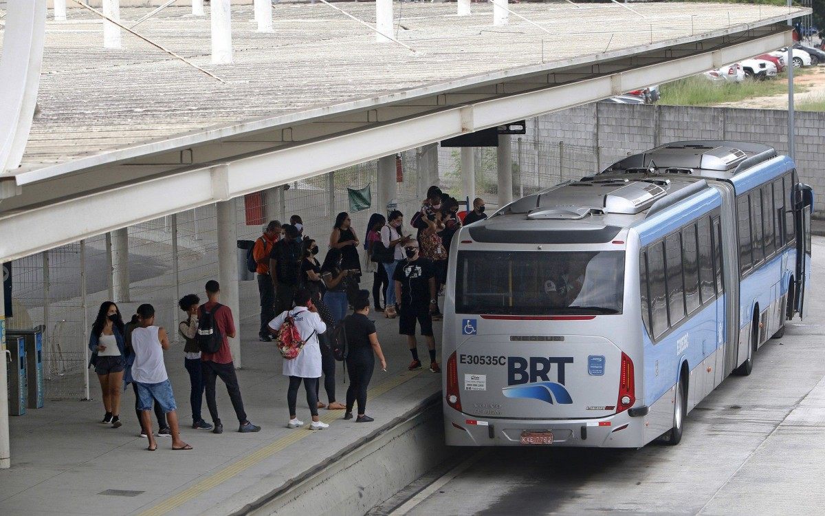Corredor BRT Transol&iacute;mpica - na foto, Esta&ccedil;&atilde;o BRT em Sulacap  - Reginaldo Pimenta / Agencia O Dia
