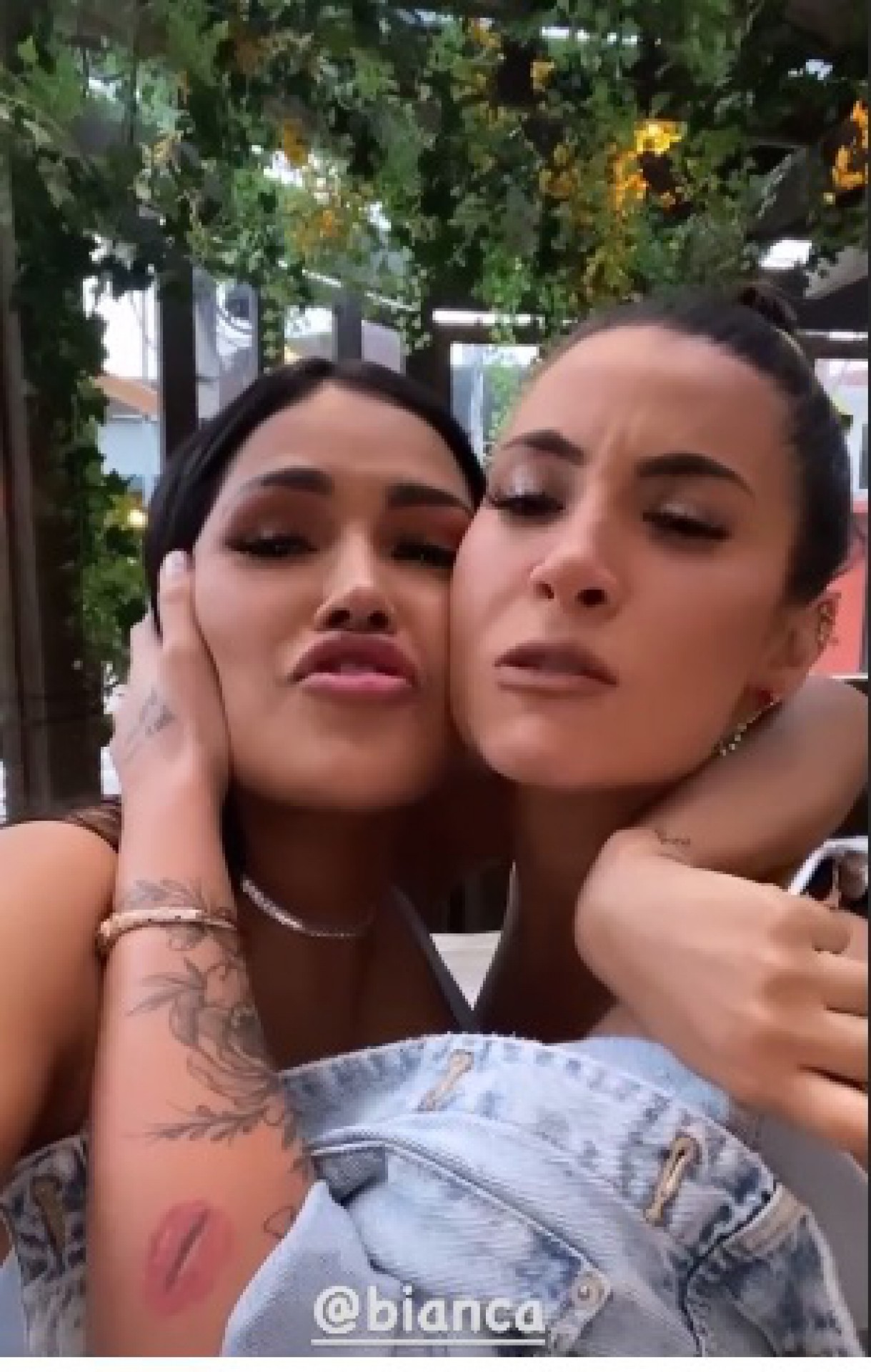 Bianca Andrade comemora aniversário em bar com amigas - Reprodução do Instagram