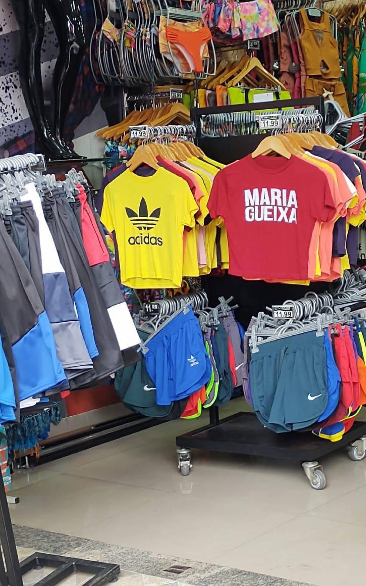 Operação em Nova Iguaçu fechou lojas e farmácia