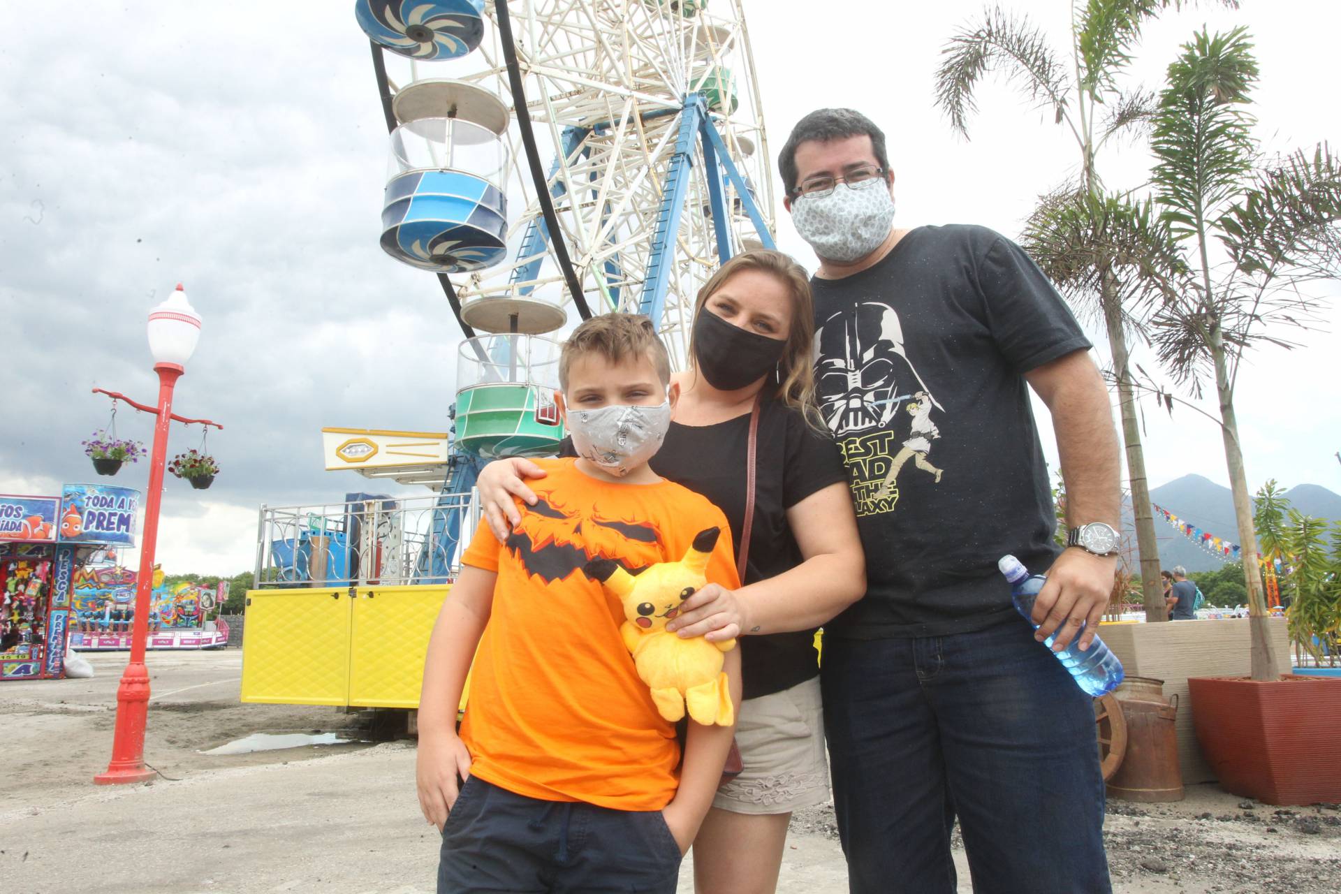 17/10/20 - Reabertura do Tivoli Park, na Barra da Tijuca. Na foto, Leonardo Amorim, a esposa, Ana Oliveira e o Filho, Bernard Amorim.                 Foto: Estefan Radovicz / Ag&ecirc;ncia O Dia       Byline - Estefan Radovicz / Ag&ecirc;ncia O Di