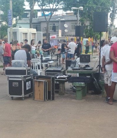 Prefeitura do Rio frustra show irregular em praça de Jacarepaguá - Divulgação Seop/Prefeitura do Rio