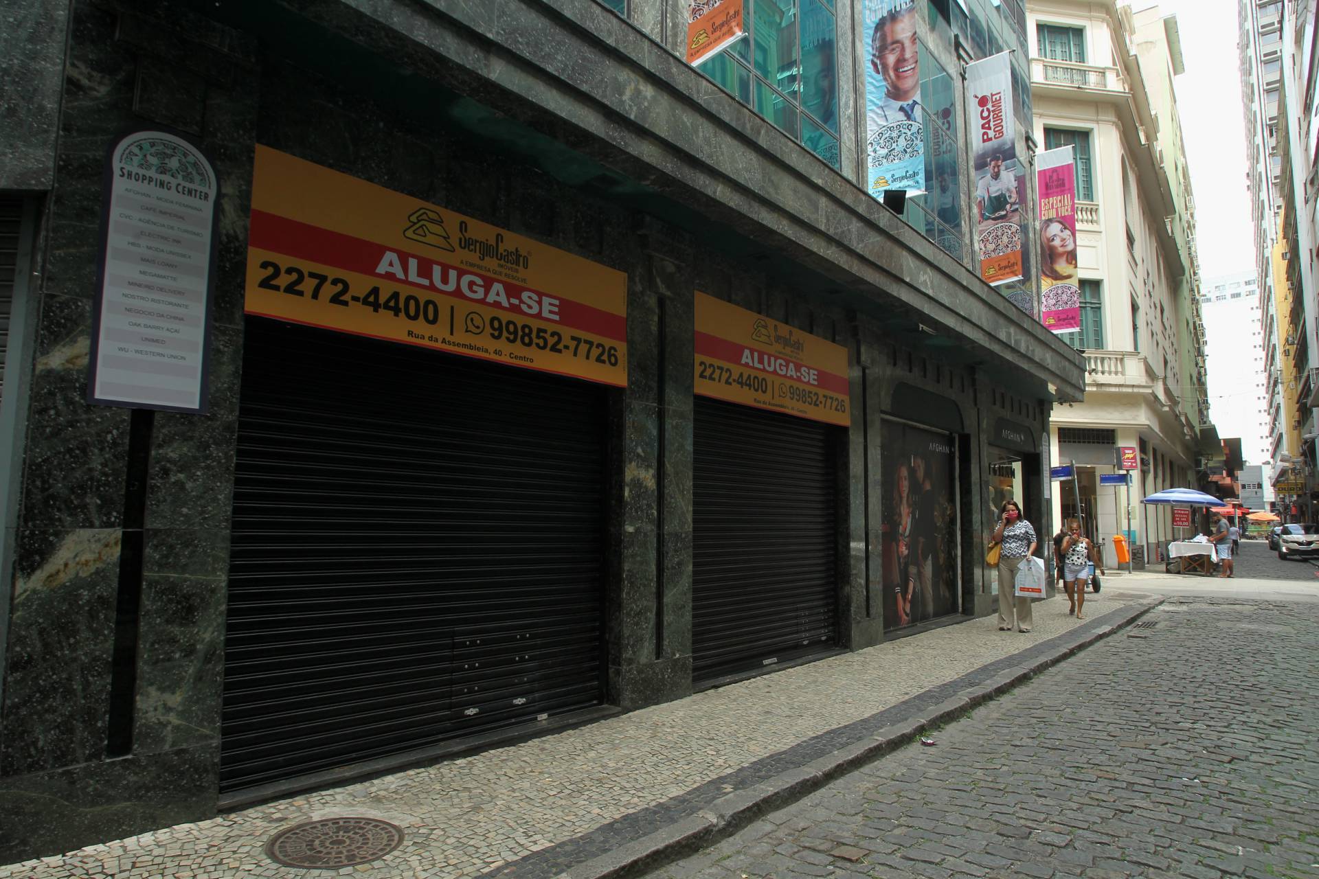 16/10/20 - Lojas que estão fechando no centro da cidade.  Na foto, loja na Ruo Gonçalves Dias. Foto, Estefan Radovicz / Agência O Dia
      Byline - Estefan Radovicz / Agência O Dia