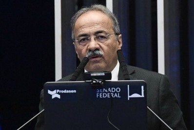 PGR pede arquivamento de inquérito de senador flagrado pela PF com dinheiro na cueca