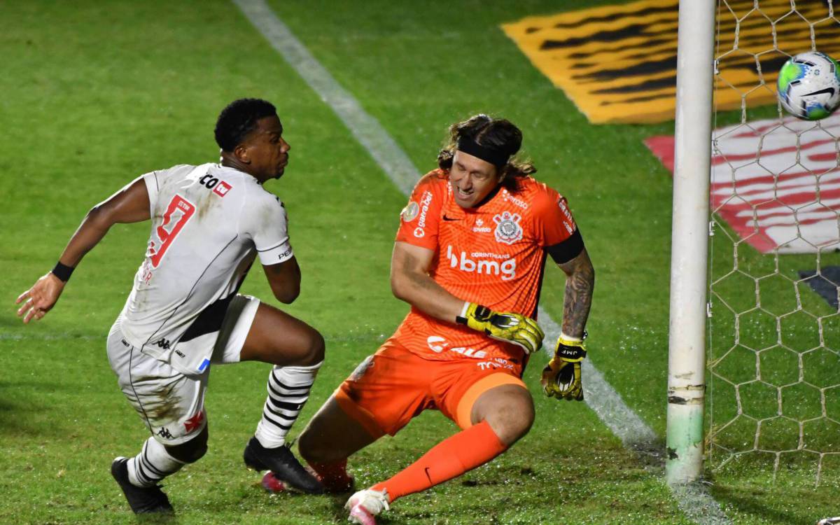Partida entre as equipes de Vasco e Corinthians, válida pela décima oitava rodada do Campeonato Brasileiro 2020, realizada no estádio de São Januário, Zona Norte do Rio, nesta quarta-feira (21).