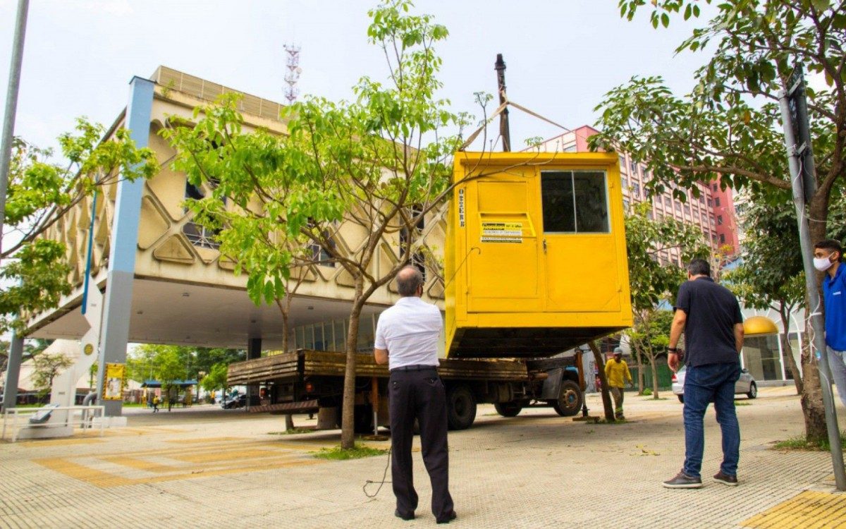 Avenida Amaral Peixoto e Vila Santa Cecília contarão com locais de apoio aos usuários do estacionamento rotativo - Evandro Freitas