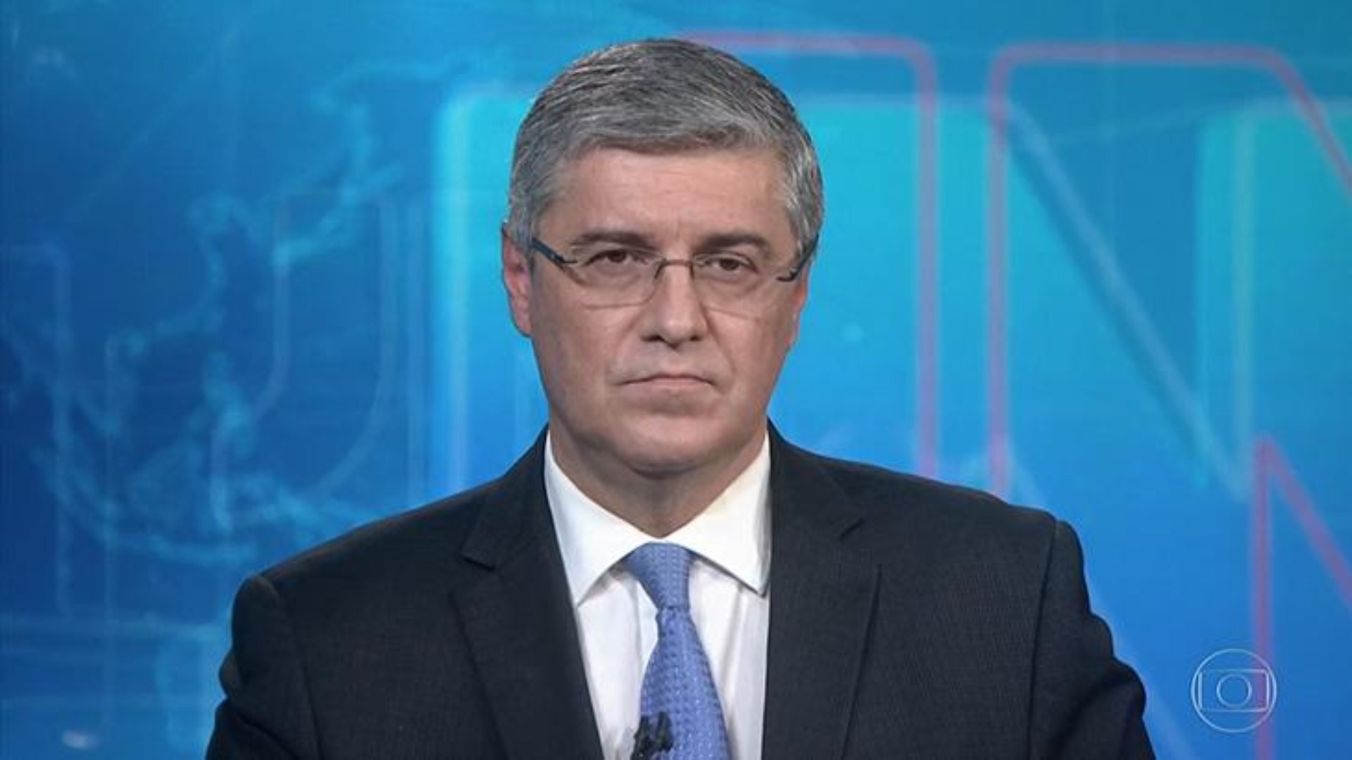 Fl&aacute;vio Fachel se emocionou ao noticiar vacina&ccedil;&atilde;o de idosos - Reprodu&ccedil;&atilde;o / TV Globo