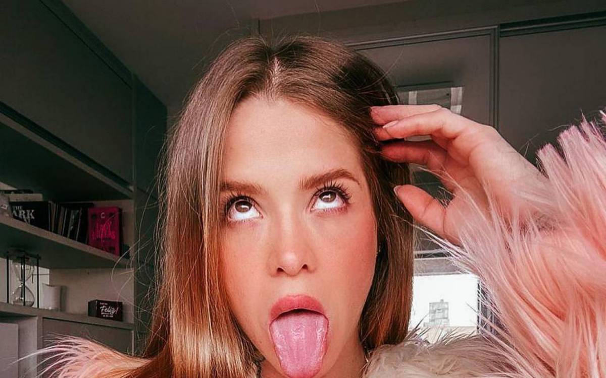 Maru Karv é uma das apresentadoras do 'SexPrivé Club'