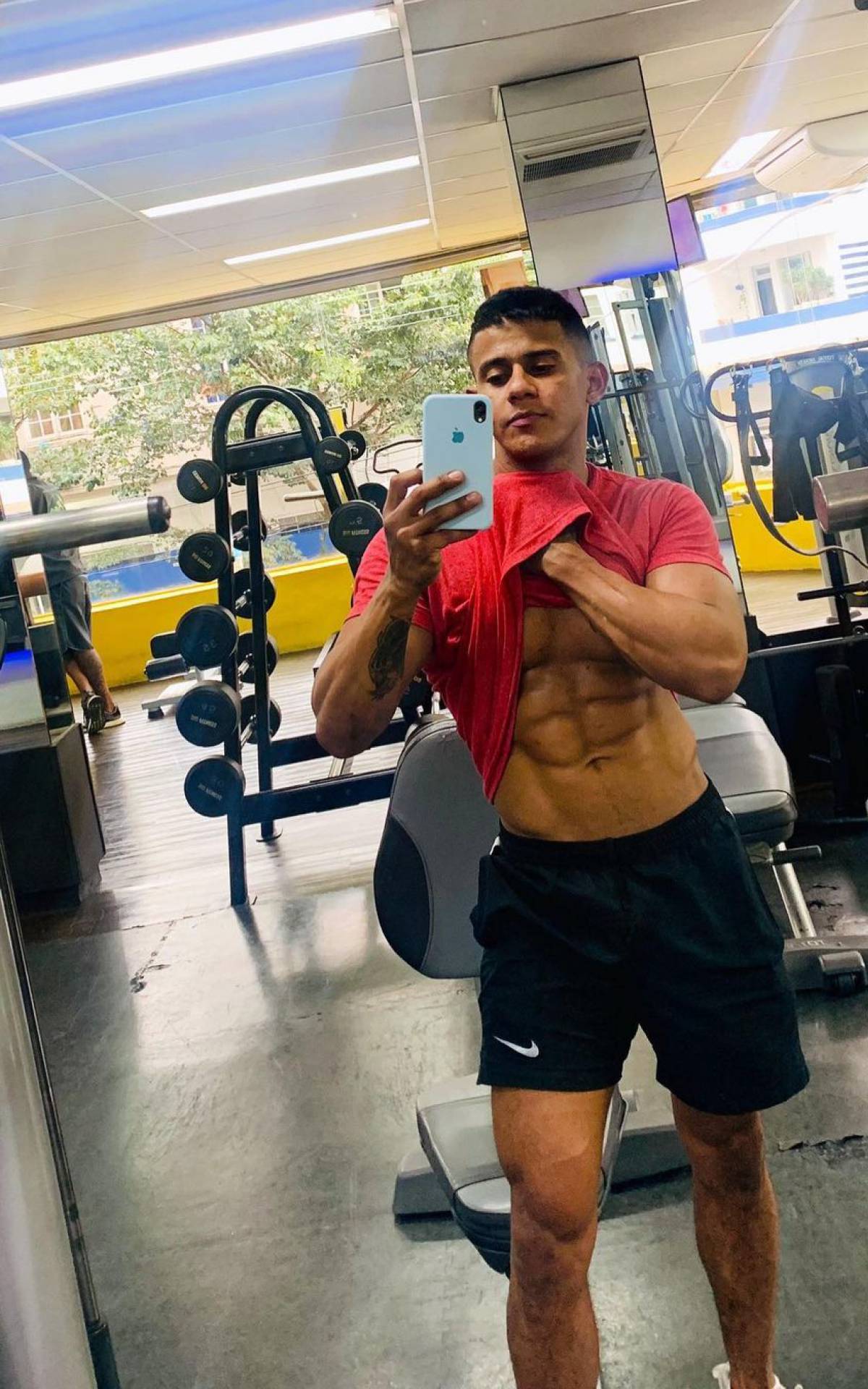 Ator pornô é preso por aplicar golpe 'boa noite, cinderela'