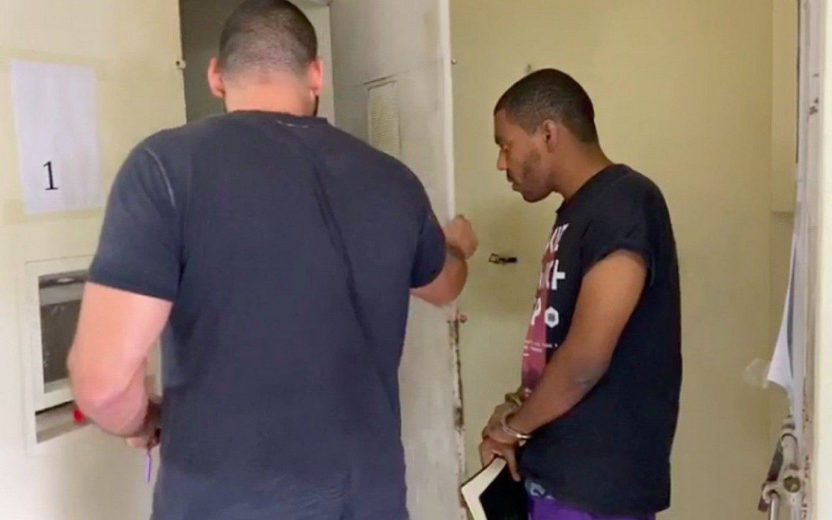 Homem que aplicava golpes em mulheres em site de relacionamento &eacute; preso - Reprodução de vídeo