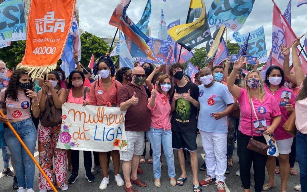 Martha Rocha (PDT) caminhou pela orla de Copacabana