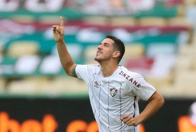 Nino alcança Thiago Silva em número de jogos pelo Fluminense