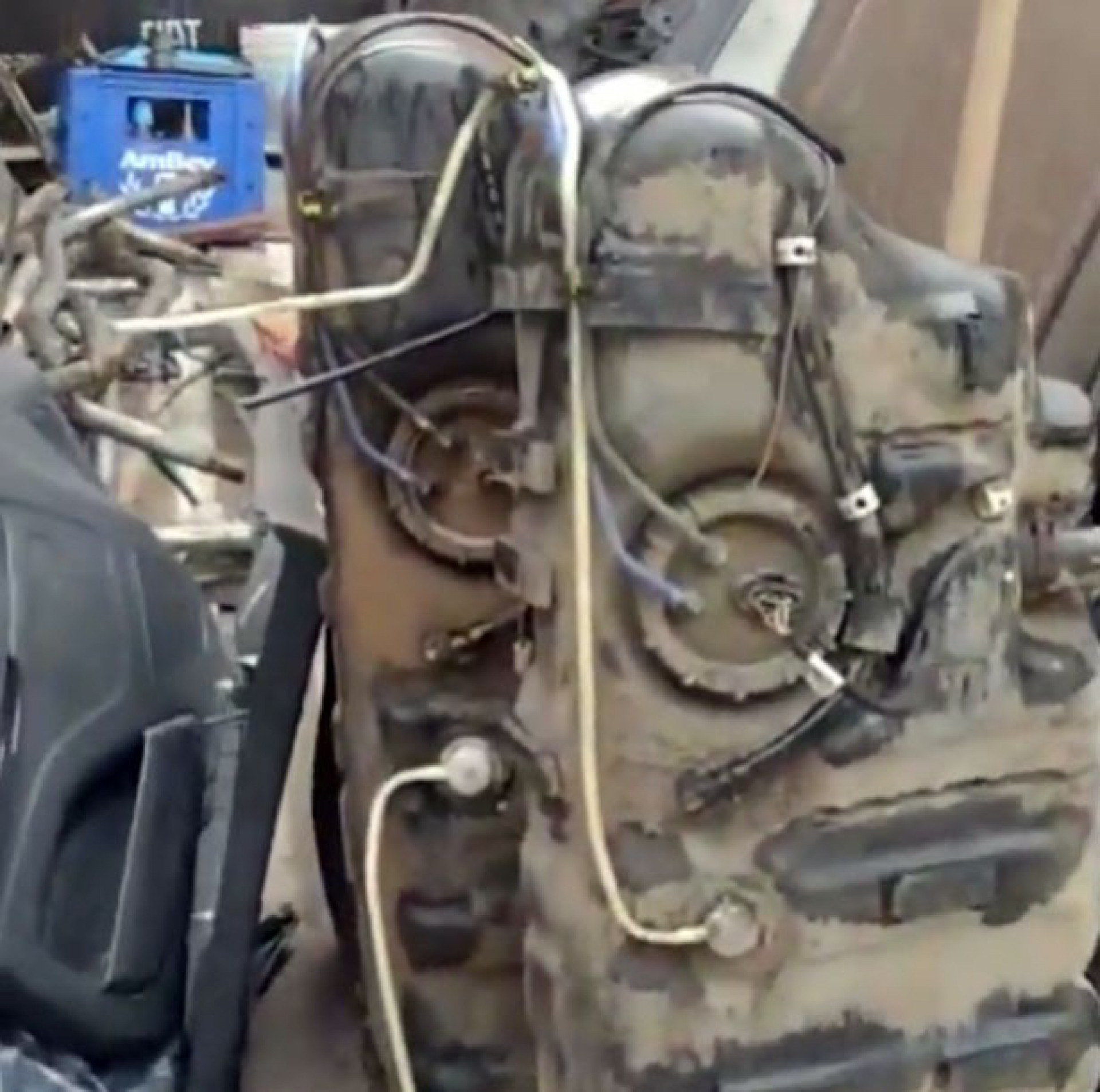 Várias peças de carros foram encontradas  - Divulgação / Polícia Militar