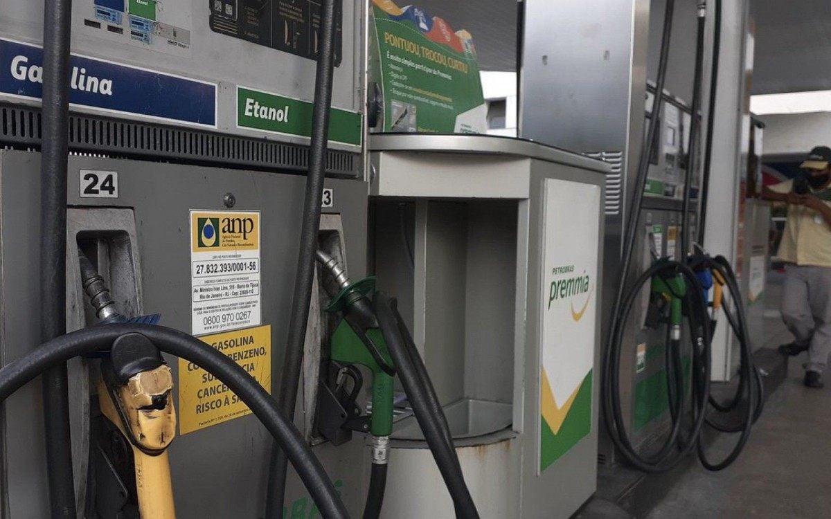 Petrobras reduz preços de gasolina e diesel a partir de amanhã - Fernando Frazão/Agência Brasil