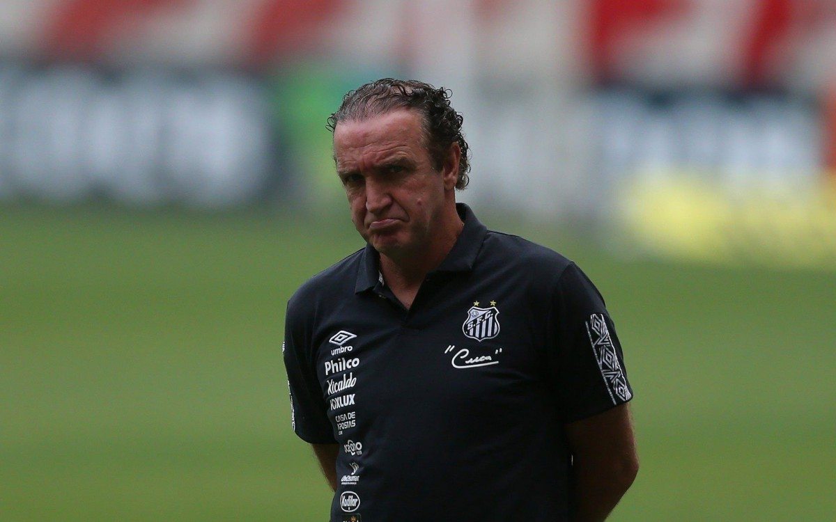 Fluminense x  Santos  - Campeonato Brasileiro -  Estádio Maracana. Técnico do Santos, Cuca. - Daniel Castelo Branco