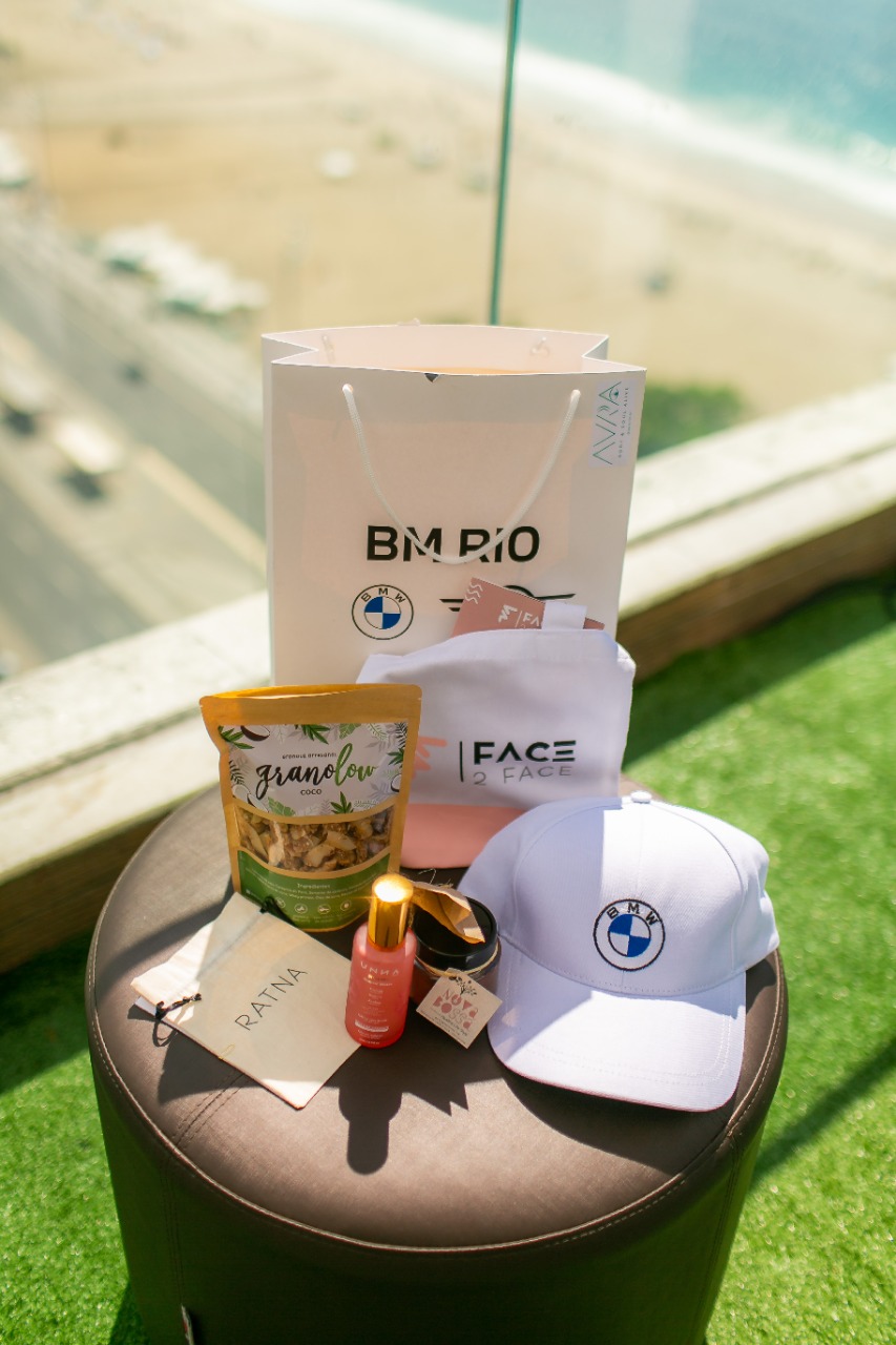 Hotel em Copacabana oferece aulas de yoga e meditação em terraço