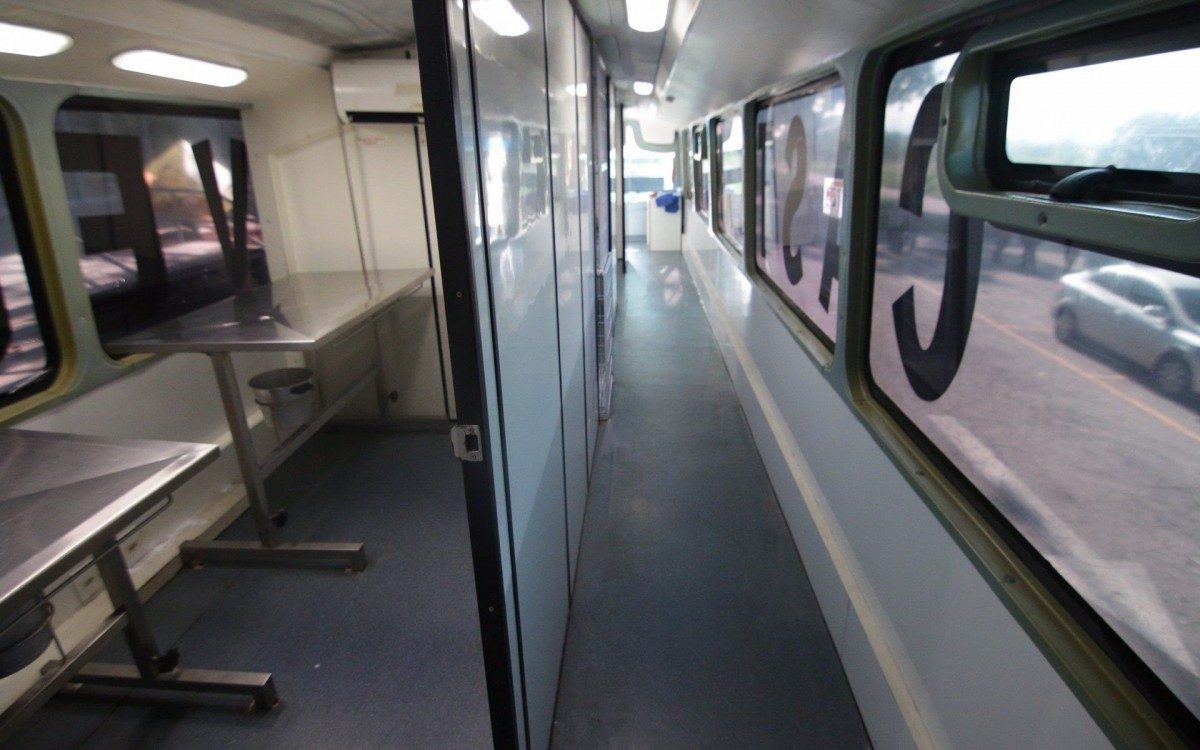 Prefeitura do Rio leva ônibus castramóvel a Paquetá para esterilização gratuita de cães e gatos
