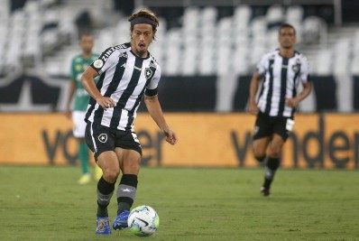 Ex-Botafogo, Honda volta ao futebol após dois anos