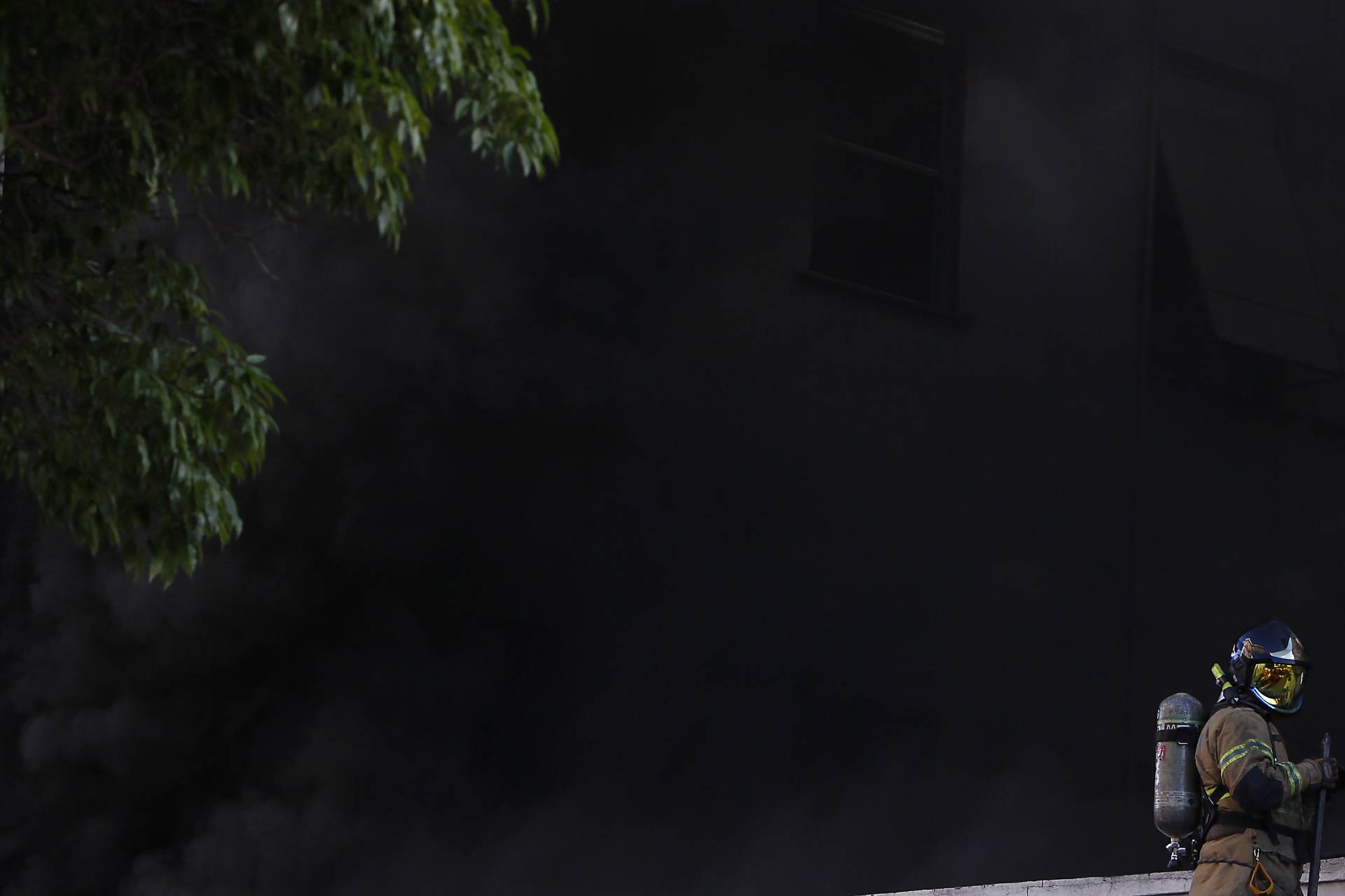 Rio de Janeiro 27/10/2020 - Incendio no Hospital Federal de Bonsucesso, o incêndio atingiu a unidade de saúde por volta das 9h30. Bombeiros de pelo menos 13 unidades atuaram para combater as chamas. Foto: Luciano Belford/Agencia O Dia - Luciano Belford/Agencia O Dia