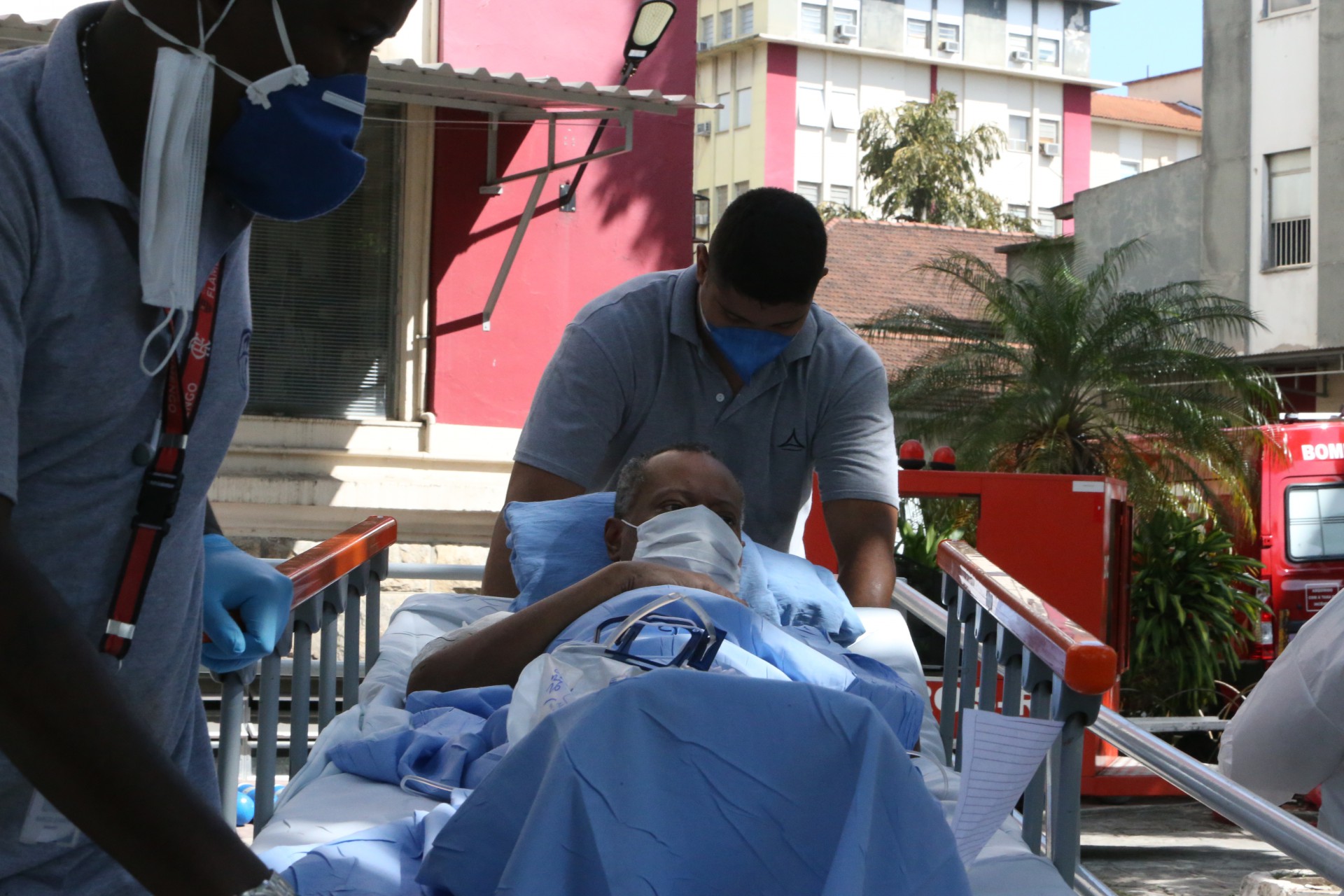Pacientes com Covid-19 foram transferidos para outros hospitais da rede pública
 - Daniel Castelo Branco