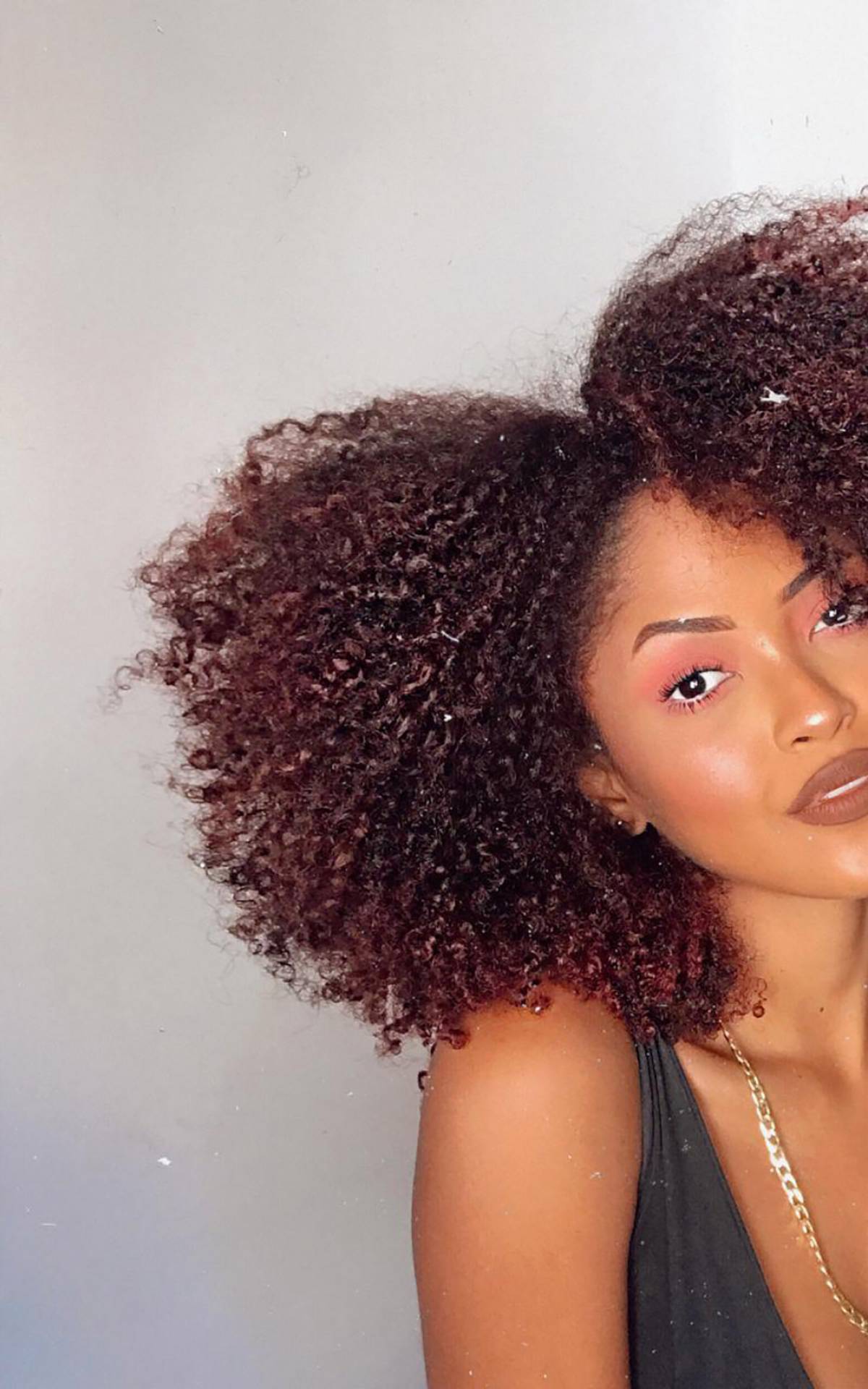 Ju Blackparticipa da live de aniversário do Pátio