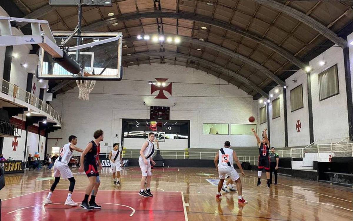 Aulas mistas serão para crianças e jovens com idades de 8 a 15 anos