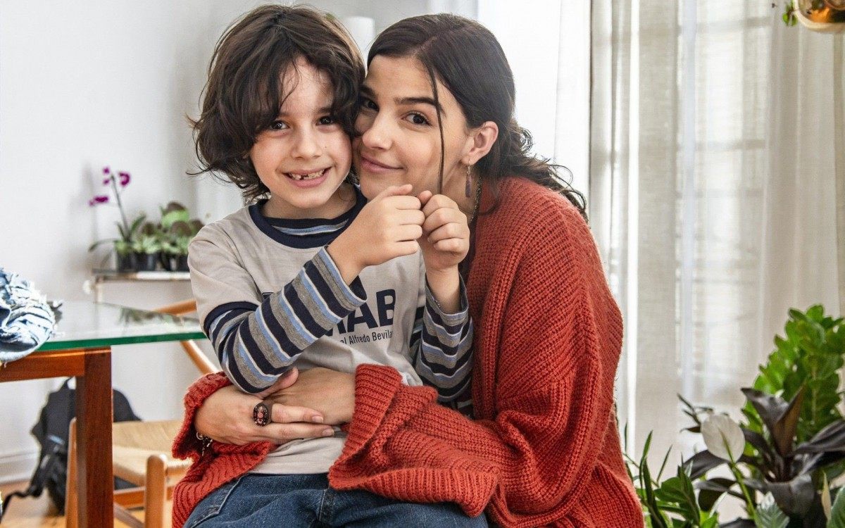 Tonico (Matheus Dias) e Keyla (Gabriela Medvedovski)