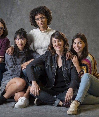 Benê (Daphne Bozaski), Tina (Ana Hikari), Ellen (Heslaine Vieira), Lica (Manoela Aliperti) e Keyla (Gabriela Medvedoviski) - Divulgação / TV Globo